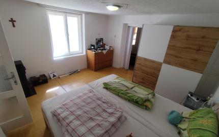 Gazdovský dom v obci Méra s ústredným kúrením