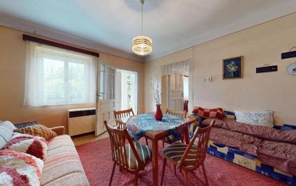 Vidiecky dom s výnimočnou záhradou v obci Méra