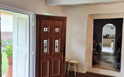 Gazdovský dom s výhľadom na hrad Füzér – 3400 m2 pozemok v objatí prírody