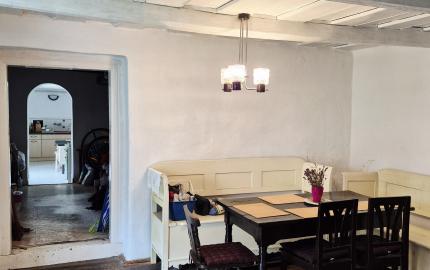 Gazdovský dom s výhľadom na hrad Füzér – 3400 m2 pozemok v objatí prírody