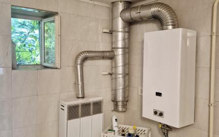 Gazdovský dom s výhľadom na hrad Füzér – 3400 m2 pozemok v objatí prírody