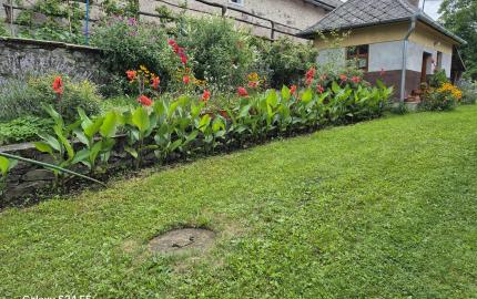 Gazdovský dom s výhľadom na hrad Füzér – 3400 m2 pozemok v objatí prírody