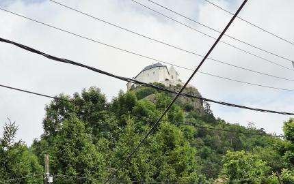 Gazdovský dom s výhľadom na hrad Füzér – 3400 m2 pozemok v objatí prírody
