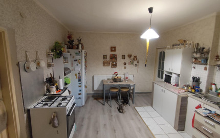 Dom v Tornyosnémeti, 2 km za hranicou