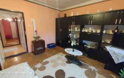 DOM S OBYTNOU ČASŤOU + PRIESTOR NA DROBNÉ PODNIKANIE V MÉRA