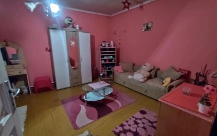 DOM S OBYTNOU ČASŤOU + PRIESTOR NA DROBNÉ PODNIKANIE V MÉRA