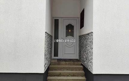 Výborný zrekonštruovaný dom s garážou v Encs