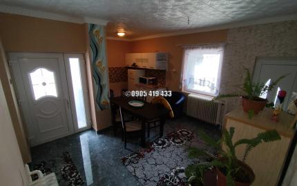 Výborný zrekonštruovaný dom s garážou v Encs