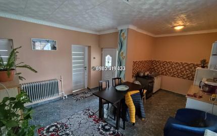 Výborný zrekonštruovaný dom s garážou v Encs