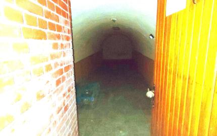 Polyfunkčná budova 3km od hranice v Hollóháza