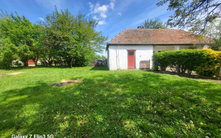 Úžasná záhrada, dobrá lokalita, menší dom v MÉRA