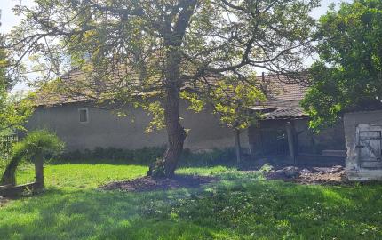 Úžasná záhrada, dobrá lokalita, menší dom v MÉRA