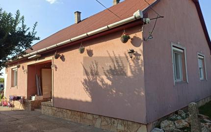 Veľkorysý 4i. TEHLOVÝ rodinný dom v MÉRA