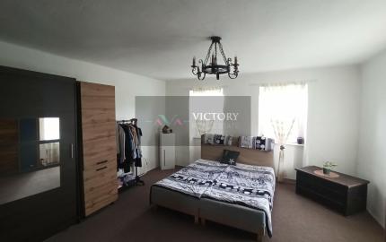 Suchý 2 izbový gazdovský dom v Gönci s ústredným kúrením