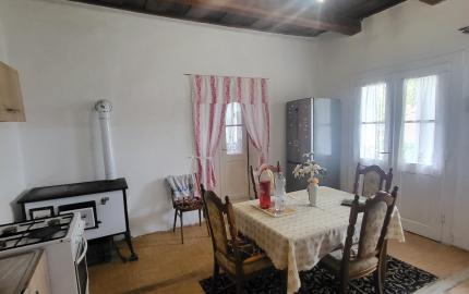 Menší domček v Tornyosnémeti, 1km za hranicou