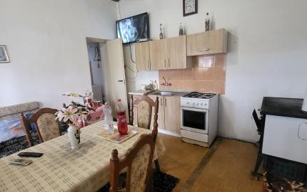 Menší domček v Tornyosnémeti, 1km za hranicou