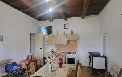 Menší domček v Tornyosnémeti, 1km za hranicou