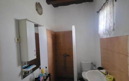 Menší domček v Tornyosnémeti, 1km za hranicou