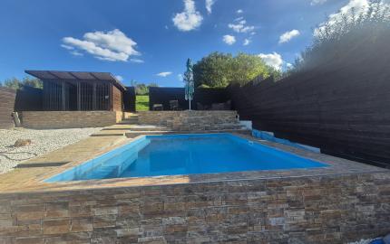 NADŠTANDARDNÝ RODINNÝ DOM PO KOMPLETNEJ REKONŠTRUKCII – GÖNC, len 30 min. od Košíc!