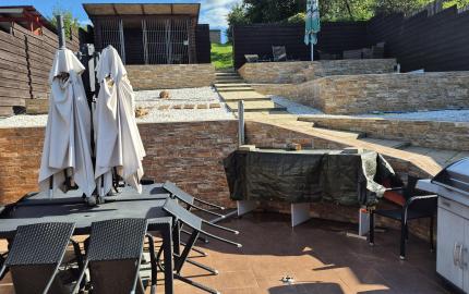 NADŠTANDARDNÝ RODINNÝ DOM PO KOMPLETNEJ REKONŠTRUKCII – GÖNC, len 30 min. od Košíc!