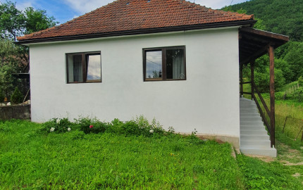 REZERVOVANÝ- EXKLUZÍVNE LEN PRE NÁROČNÝCH HOLLÓHÁZA