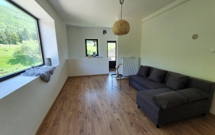 REZERVOVANÝ- EXKLUZÍVNE LEN PRE NÁROČNÝCH HOLLÓHÁZA