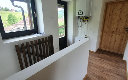 REZERVOVANÝ- EXKLUZÍVNE LEN PRE NÁROČNÝCH HOLLÓHÁZA