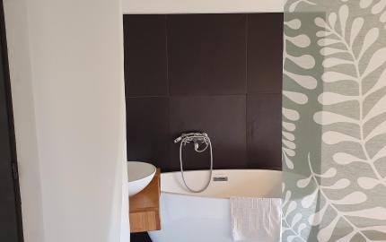 REZERVOVANÉ- ČAROVNÝ A UNIKÁTNY - NOVO ZREKONŠTRUOVANÝ DOM V HOLLÓHÁZA