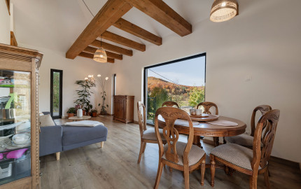 Dom pod lesom s panorámou, 2700 m2 pozemok