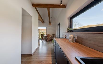 Dom pod lesom s panorámou, 2700 m2 pozemok