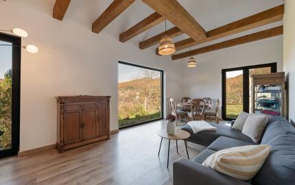 Dom pod lesom s panorámou, 2700 m2 pozemok