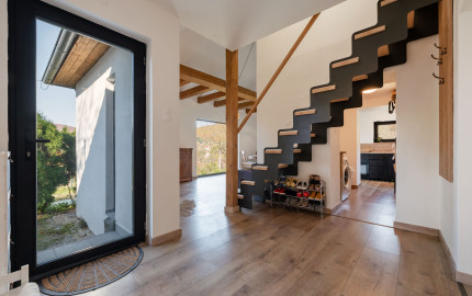 Dom pod lesom s panorámou, 2700 m2 pozemok