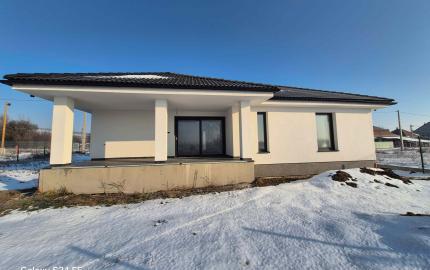 NOVOSTAVBA 4-IZBOVÉHO RD 1 km OD SR HRANICE TORNOSYOSNÉMETI (HU)