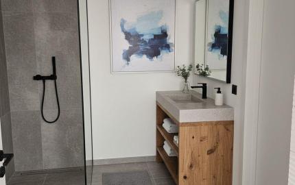 NOVOSTAVBA 4-IZBOVÉHO RD 2 km od SR HRANICE TORNYOSNÉMETI (HU)