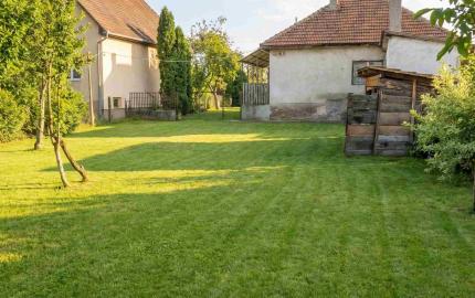 RD v Méra, na peknom pozemku s potenciálom