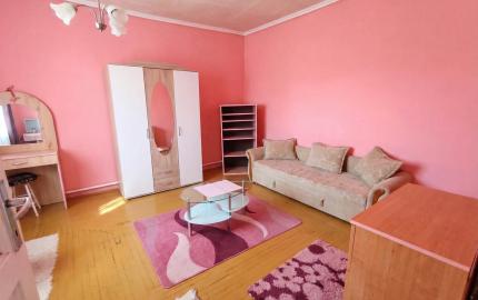 DOM S OBYTNOU ČASŤOU + PRIESTOR NA DROBNÉ PODNIKANIE V MÉRA