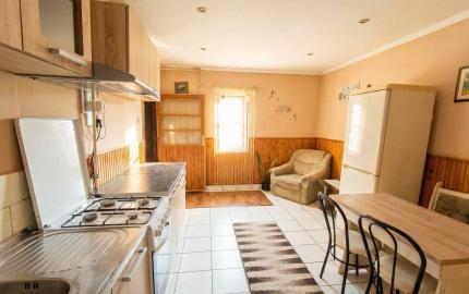 DOM S OBYTNOU ČASŤOU + PRIESTOR NA DROBNÉ PODNIKANIE V MÉRA