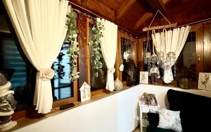 ELEGANTNÉ & NADČASOVÉ - DVOJGENERAČNÝ DOM LEN 25 KM OD KOŠÍC –SÚKROMIE A KOMFORT BEZ KOMPROMISOV