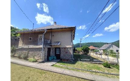 Váš domov s výhľadom a vôňou lesa – Hollóháza, len 25 km od Košíc
