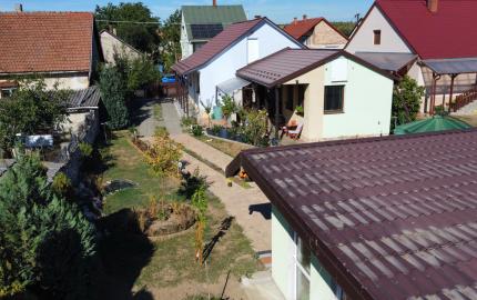 RODINNÝ DOM V HIDASNÉMETI | LEN 25 KM OD KOŠÍC | DVOJGARÁŽ | UPRAVENÁ ZÁHRADA