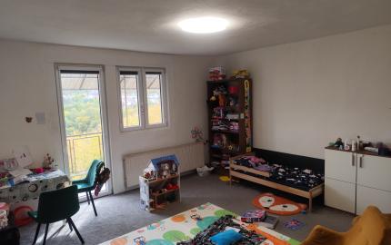 Poschodový RD, 2 kúpeľne, garáž - v objatí prírody HOLLÓHÁZA