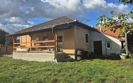 RD s veľkým potenciálom a ideálnym pozemkom v Méra