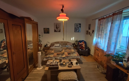 Dom v Tornyosnémeti, 2 km za hranicou