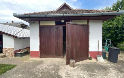 ZREKONŠTRUOVANÝ, GAZDOVSKÝ DOM S GÁNKOM v Méra, Maďarsko