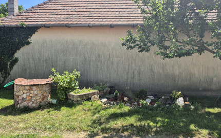 ZREKONŠTRUOVANÝ, GAZDOVSKÝ DOM S GÁNKOM v Méra, Maďarsko