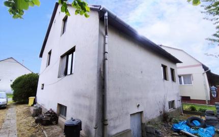 REZERVOVANÝ - Priestranný dom v obľúbenej Hidasnémeti, 3km od hranice