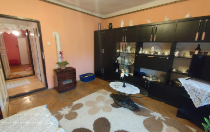 DOM S OBYTNOU ČASŤOU + PRIESTOR NA DROBNÉ PODNIKANIE V MÉRA