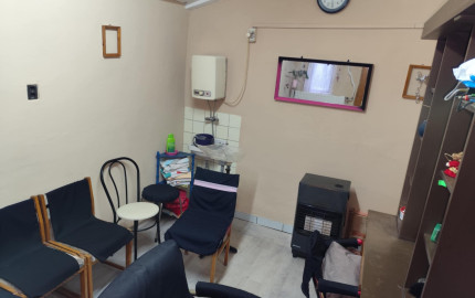 DOM S OBYTNOU ČASŤOU + PRIESTOR NA DROBNÉ PODNIKANIE V MÉRA