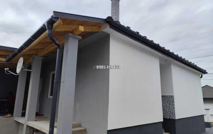 Výborný zrekonštruovaný dom s garážou v Encs