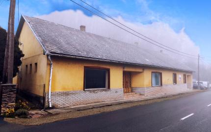 Polyfunkčná budova 3km od hranice v Hollóháza